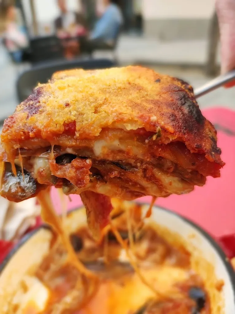 Hulya Isseven_MICA_Picón_review