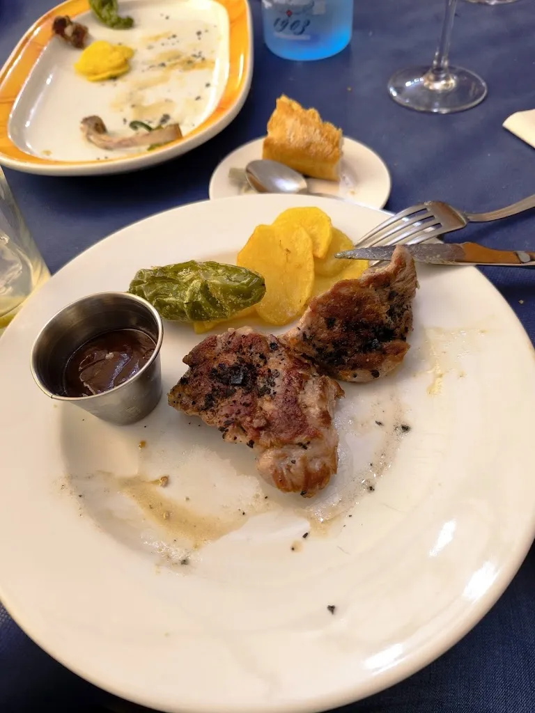 OSCAR JAVIER BECERRA MONTOYA_Restaurante Mesón Casa Loren_Miguelturra_recensione