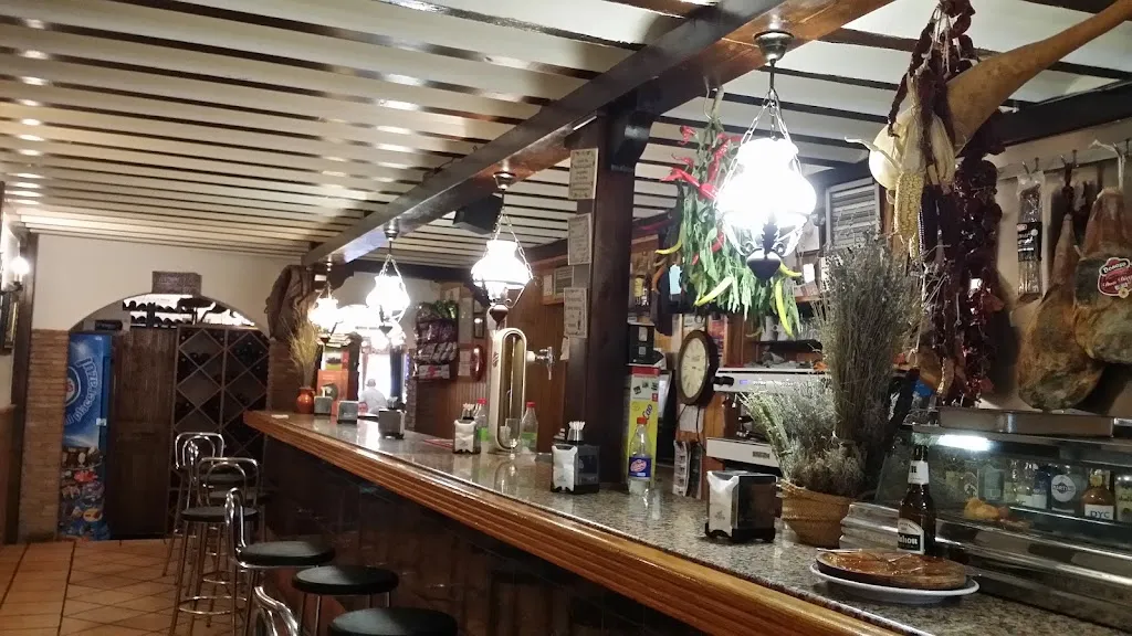 Bar Restaurante “La Parada” restaurant in Peñas de San Pedro