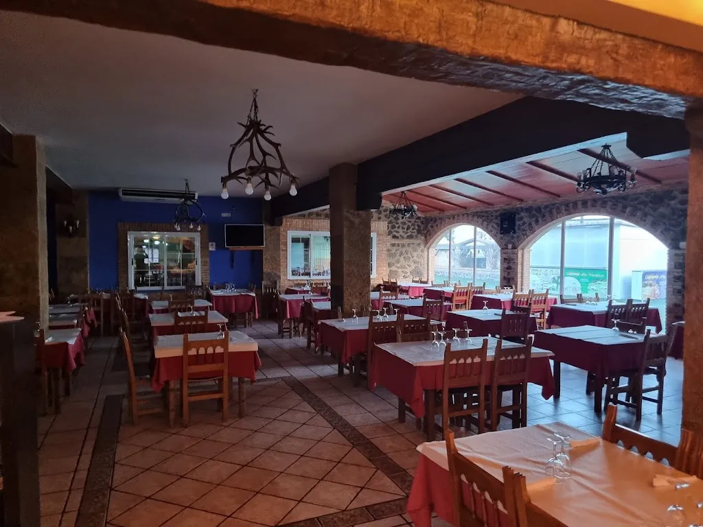 Asador Los pucheros, S.L._Piedrabuena_slider_image_1