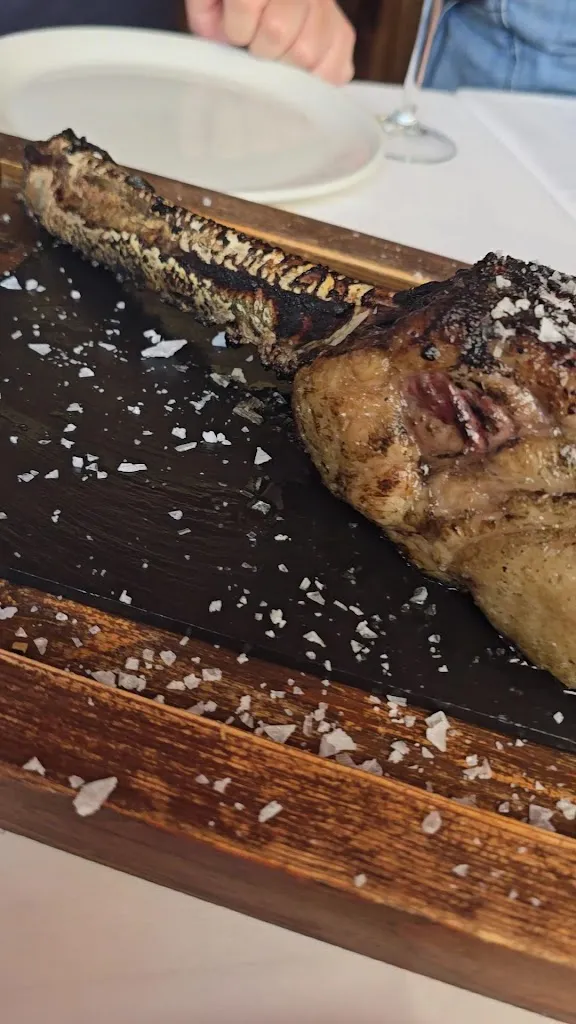 Asador Los pucheros, S.L._Piedrabuena_slider_image_2