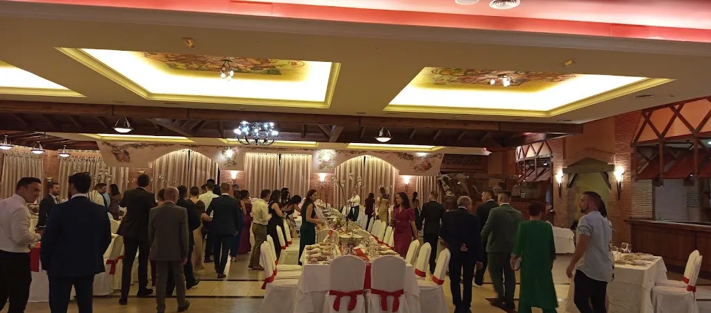 Asador Los pucheros, S.L._Piedrabuena_slider_image_3