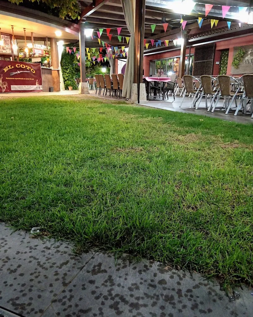 Terraza Bar 4 Caminos_Piedrabuena_slider_image_3