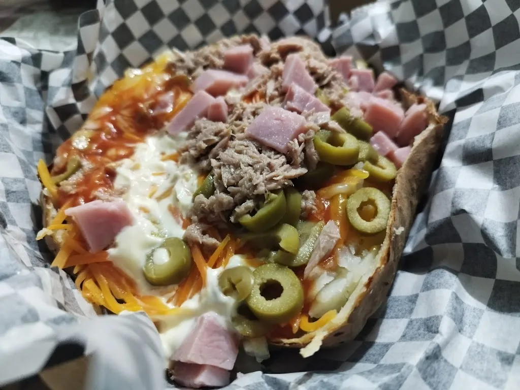 Patatas Asadas Manu restaurant in Piedrabuena