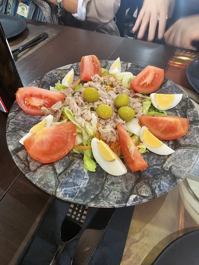 Luisa M. LB_Come Y Caña_Pedro Muñoz_review