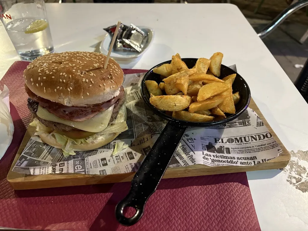 noel marquez_Meson Majano_Pedro Muñoz_review