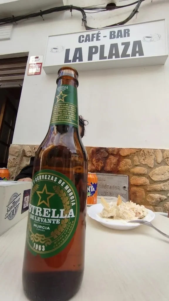 Alex Santos_Cafetería - Cervecería Plaza_Nerpio_review