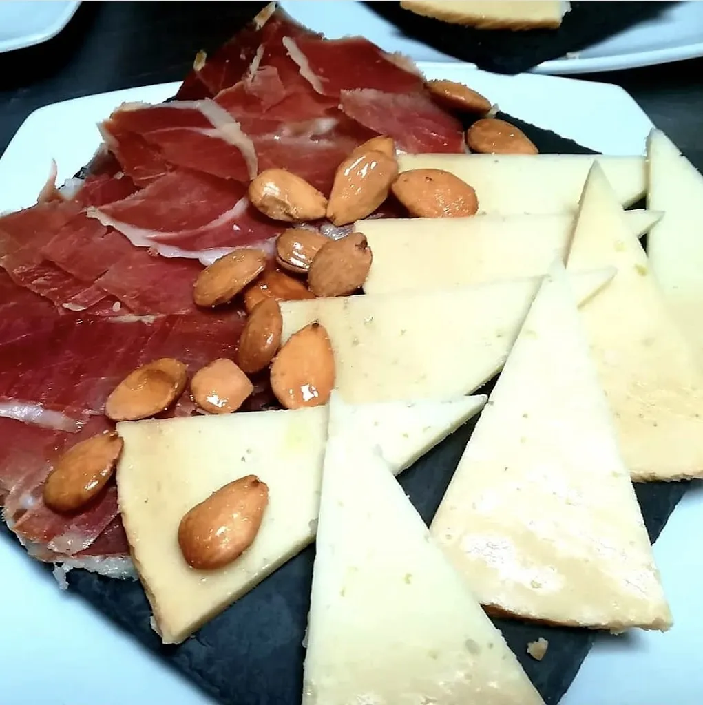 Menu_Bar el Chateo_Pedro Muñoz_image_2