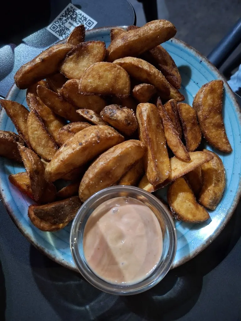 Gemma Alvarez Planas_Bar el Chateo_Pedro Muñoz_review