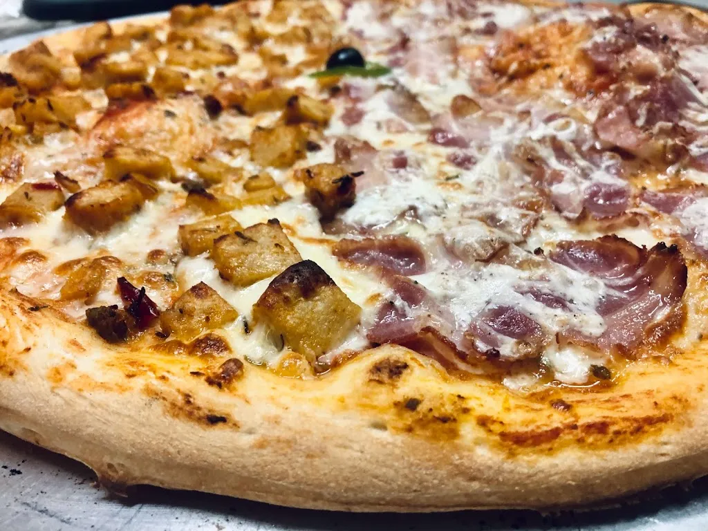 Pollos y Pizzas Laura_Pedro Muñoz_slider_image_3