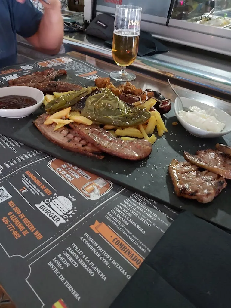 Menu_Bar El Pilar_Puebla de Don Rodrigo_image_4