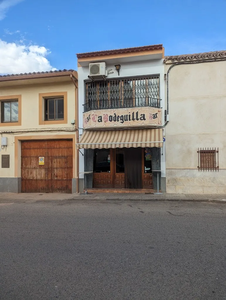 Polina Osipova_HOSPEDERÍA SANTA ELENA_San Carlos del Valle_review