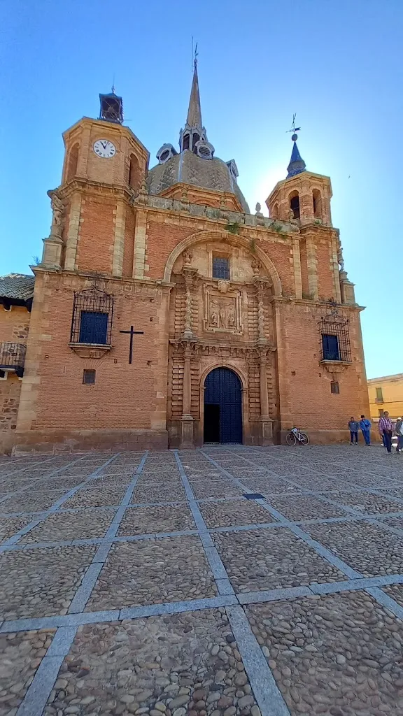 Andrés Del Moral_Iglesia del Cristo de San Carlos del Valle_San Carlos del Valle_review