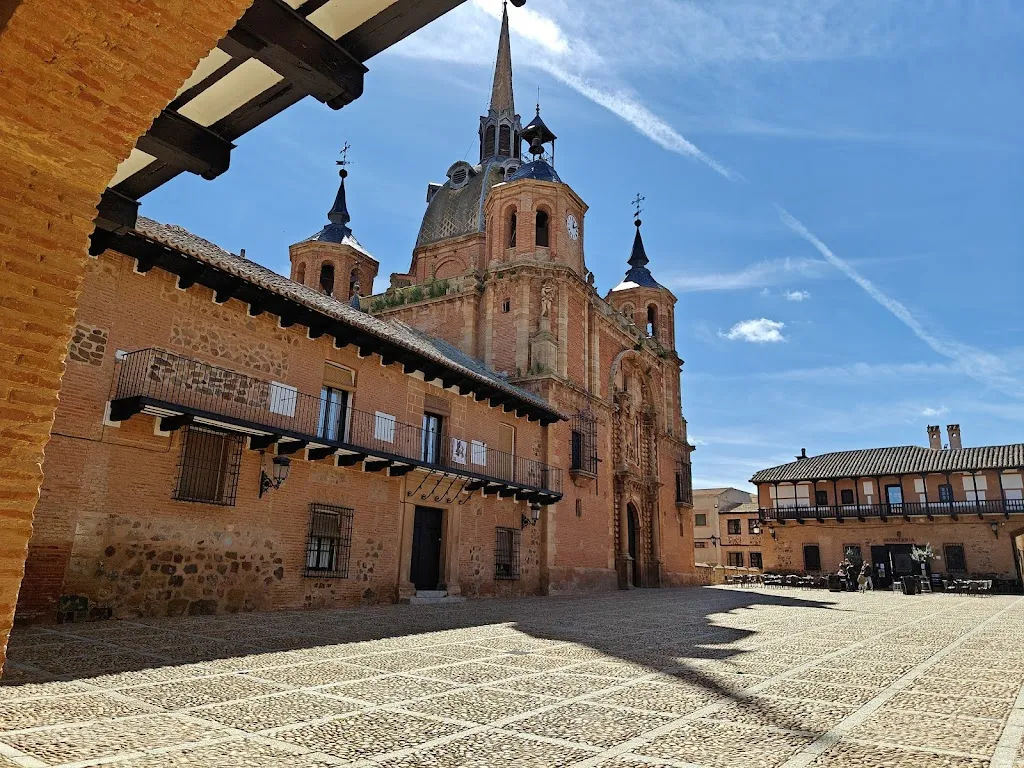 Fernando R._Iglesia del Cristo de San Carlos del Valle_San Carlos del Valle_review