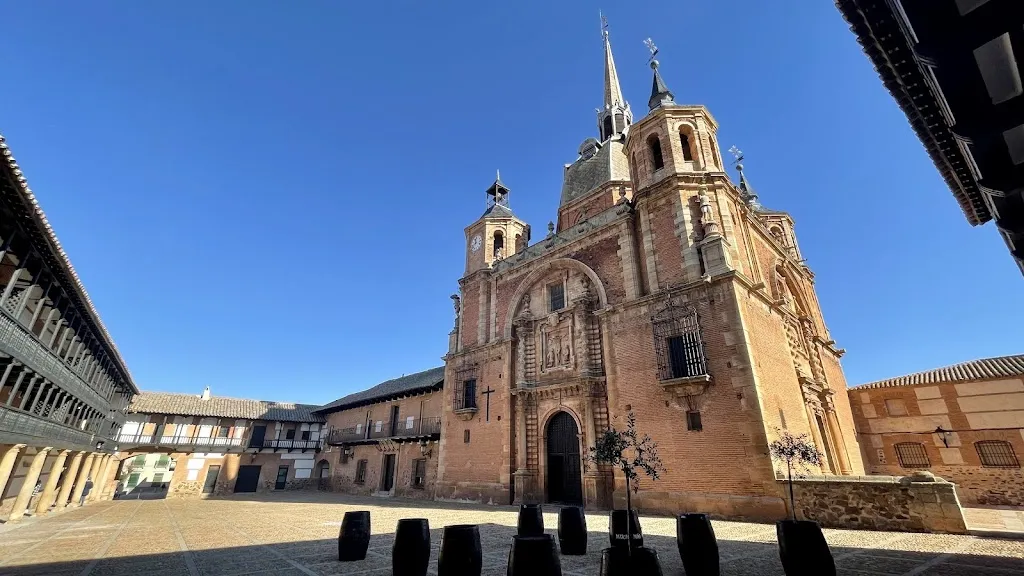 Iglesia del Cristo de San Carlos del Valle restaurant in San Carlos del Valle