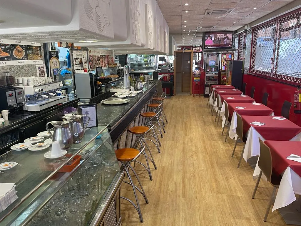 Bar Solana restaurant in Solana La