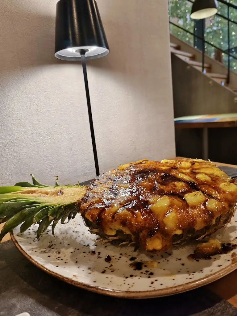 Catherine Lee_Camino_Solana La_review