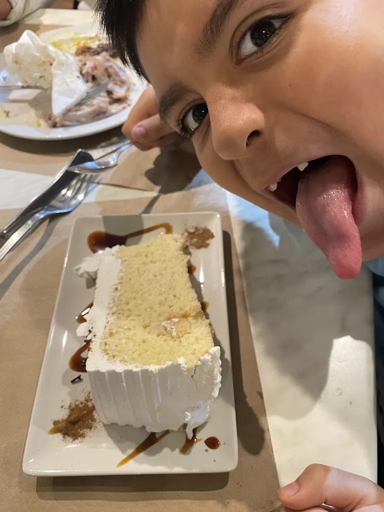 Maria Jose Mendoza D'Arcy_Norkys Vallecas_Solana La_review