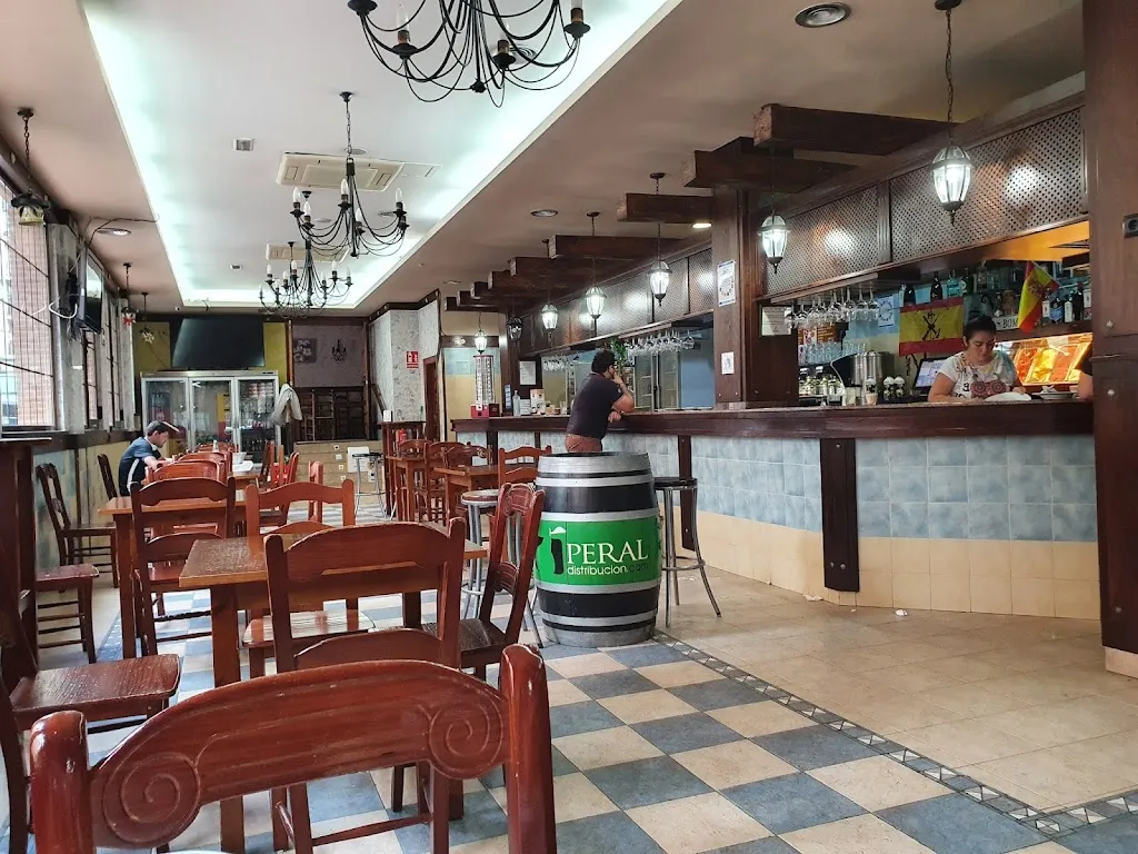 CAFETERIA RESTAURANTE EL BOMBA restaurant in Puertollano