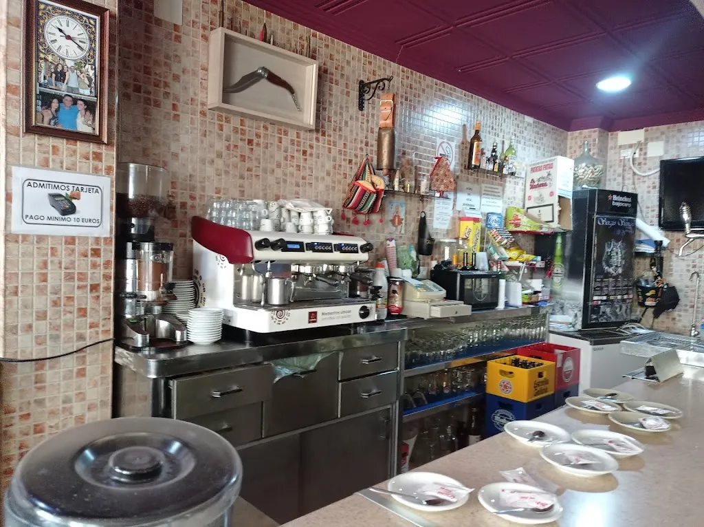 Jesus Ruiz_Café Bar_Peñascosa_review