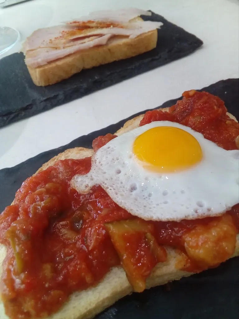 Bar Punto De Encuentro_Socuéllamos_slider_image_3