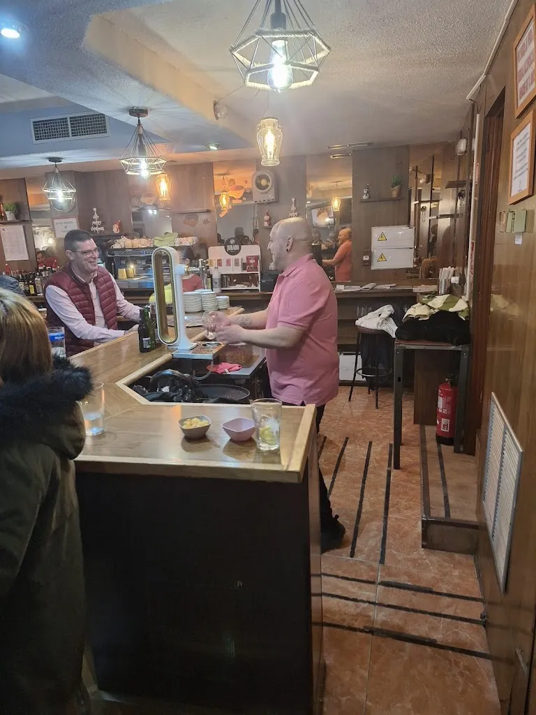 Brasería Pétrola restaurant in Pétrola