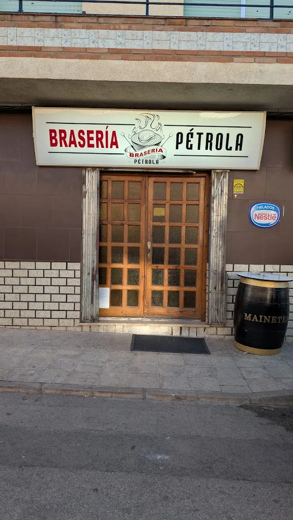 Brasería Pétrola_Pétrola_slider_image_3