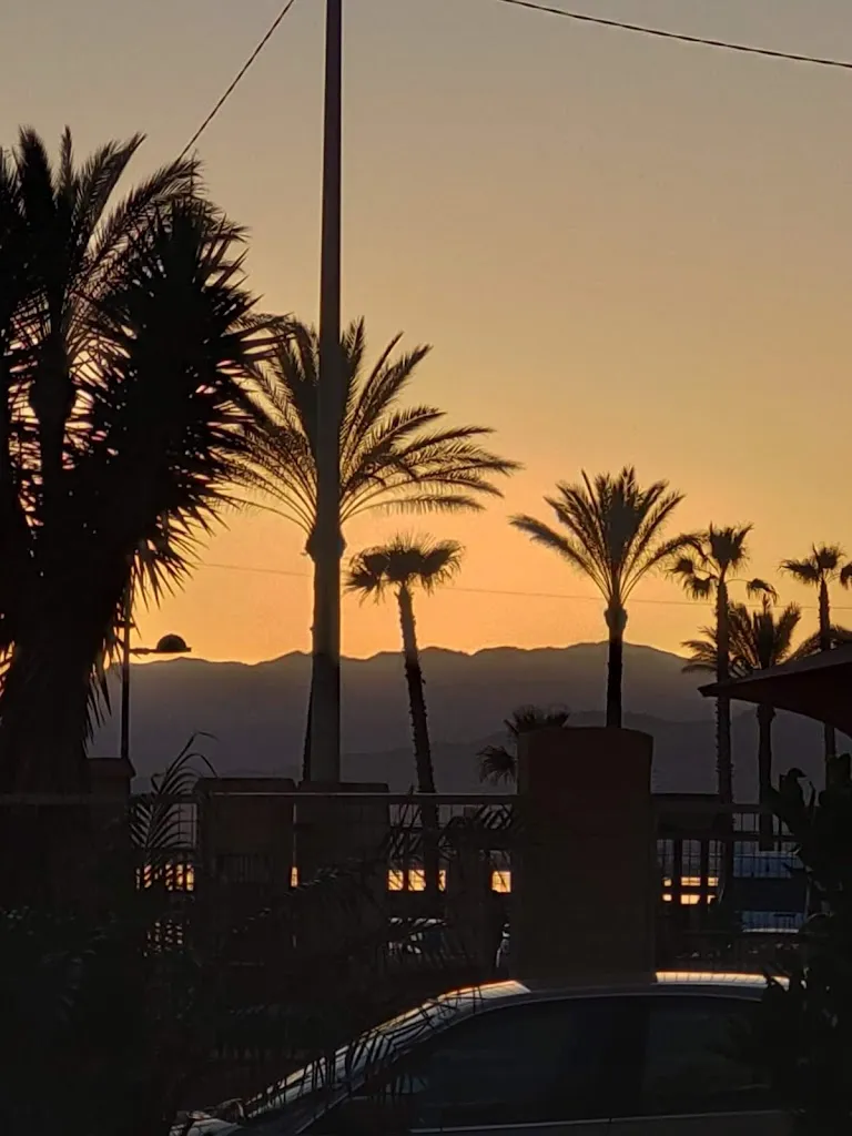 Joel Edwards_Pub Restaurante Tertulia Beach_Torrenueva_review