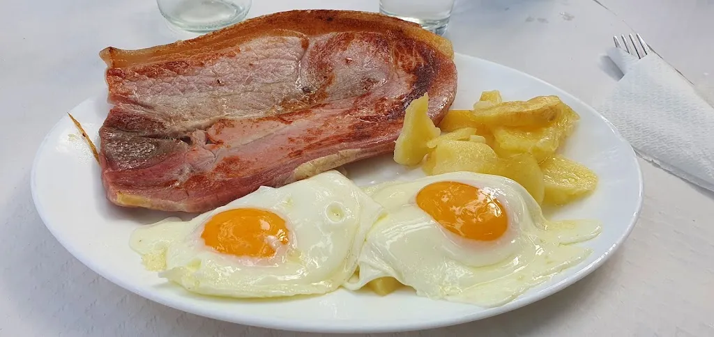 Parque de Pozo Lorente restaurant in Pozo-Lorente