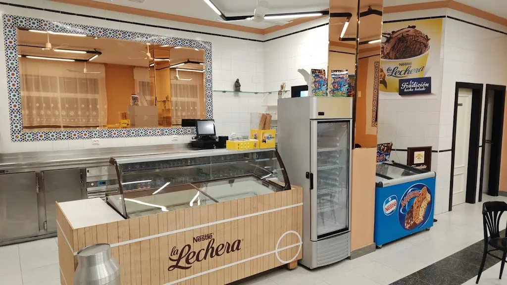 Café Bar Los Jardines - Casa Escobar restaurant in Torrenueva