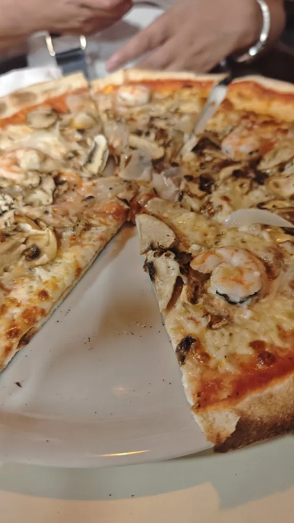 angel miguel reyes rubiño_Pizzería Acapulco_Torrenueva_review