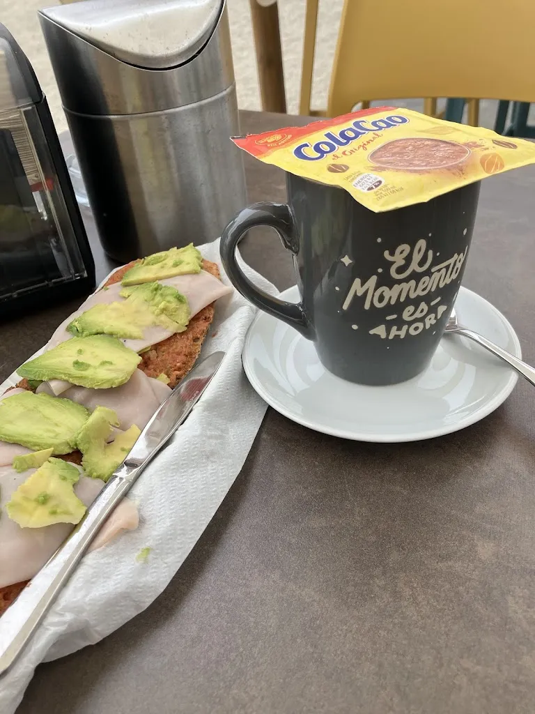 Maria Montserrat Angulo Ruiz_Bohio Beach Bar_Torrenueva_review