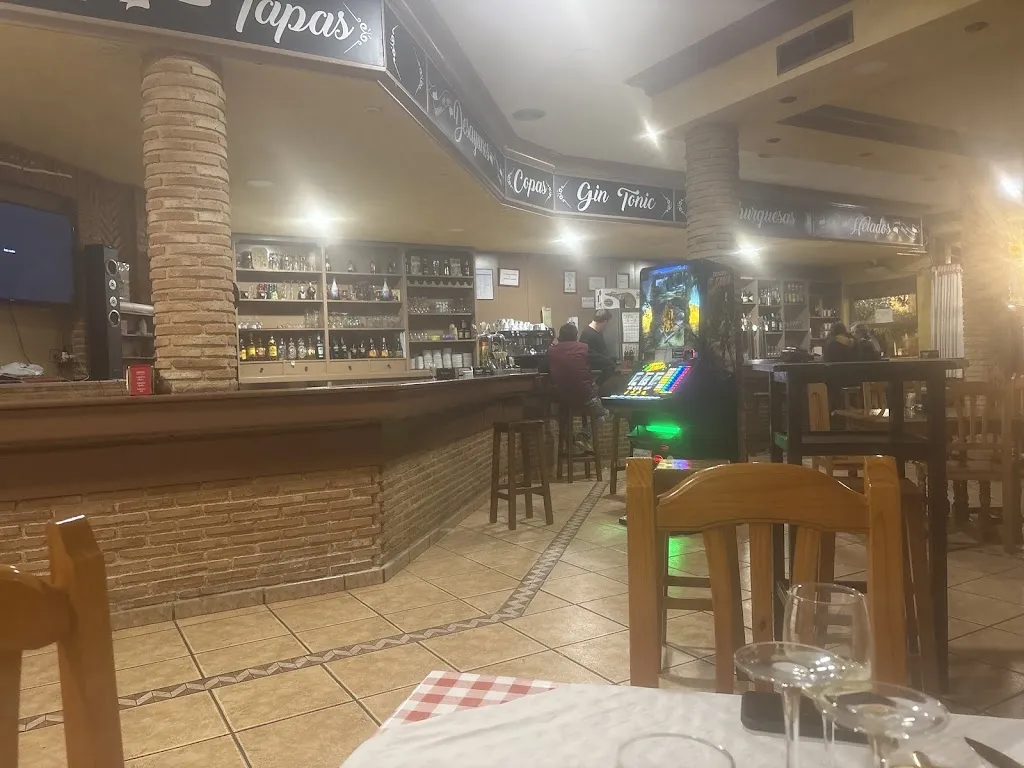 kaelyn tooley_Bar Restaurante “La Plaza”_Torrenueva_review