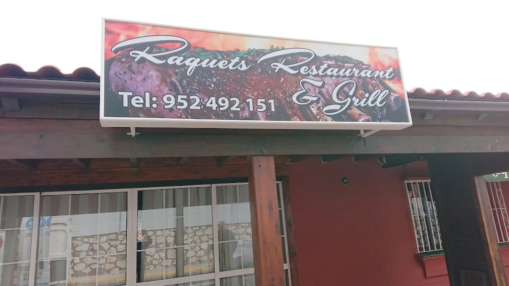 Raquets Bar And Grill_Torrenueva_slider_image_3