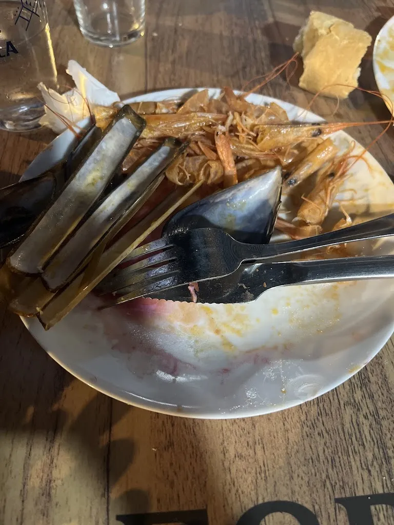 Ana Arias_Gabardina’s bar_Torrenueva_review