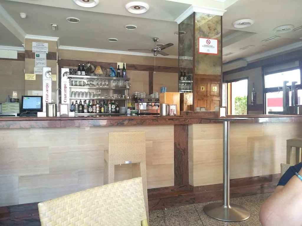 Los Delfines restaurant in Torrenueva