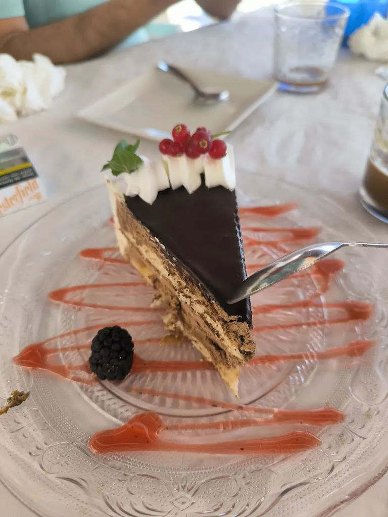 Laura López_Bar Justino Rest._Torrenueva_review