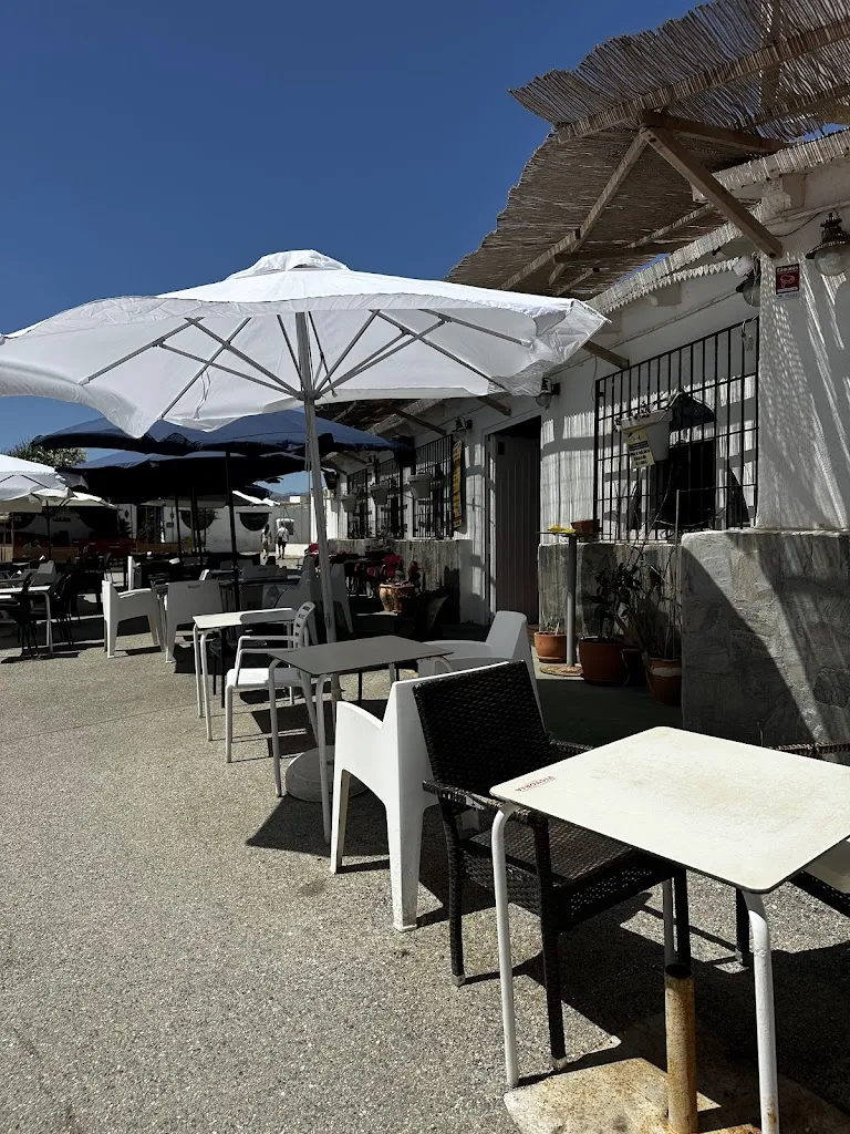 Bar "Chiringuito Maracas" restaurant in Torrenueva