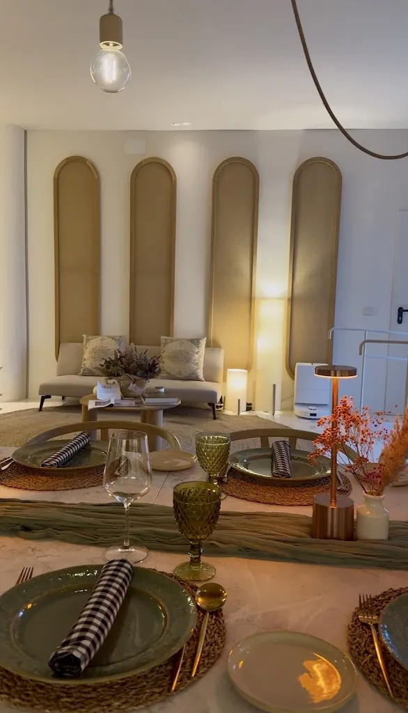 maria jesus valencia garcia-soto_esencia by María Morales_Tomelloso_review