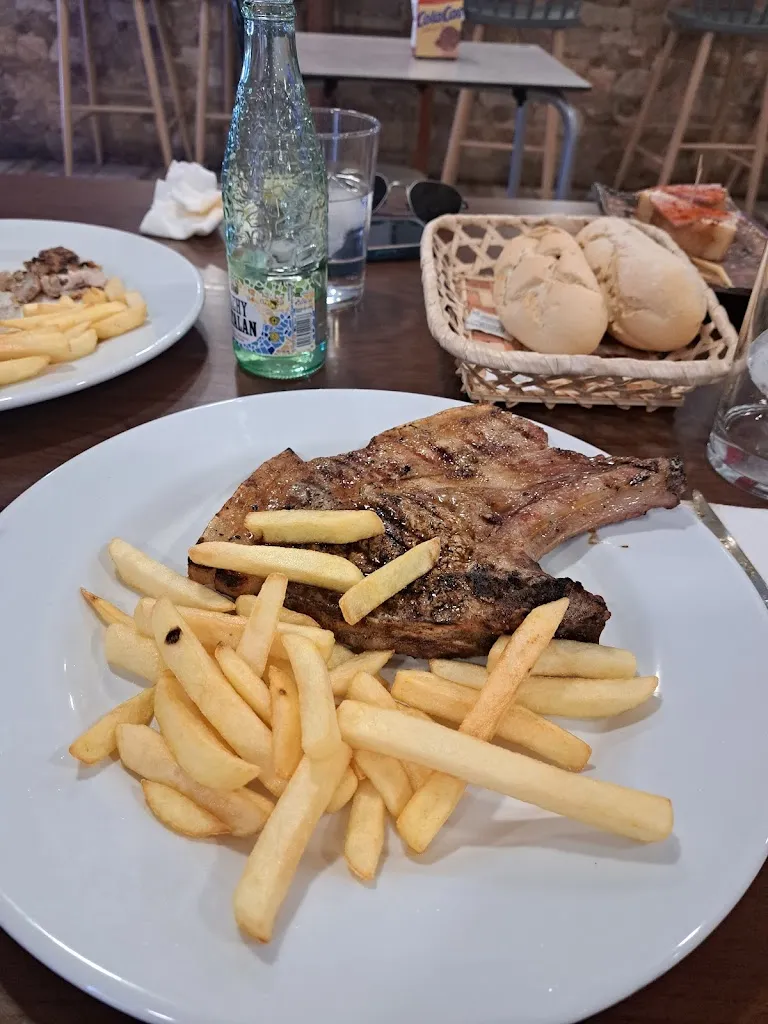 Asador Cervecería La Trilla_Tomelloso_slider_image_3