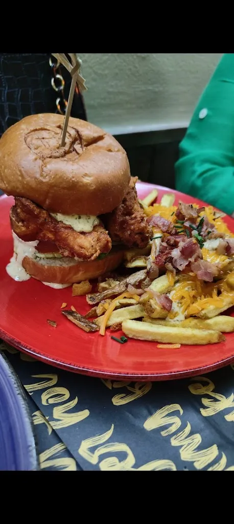 Pilar Sánchez Horcajada_Chesy's Burger_Tomelloso_review