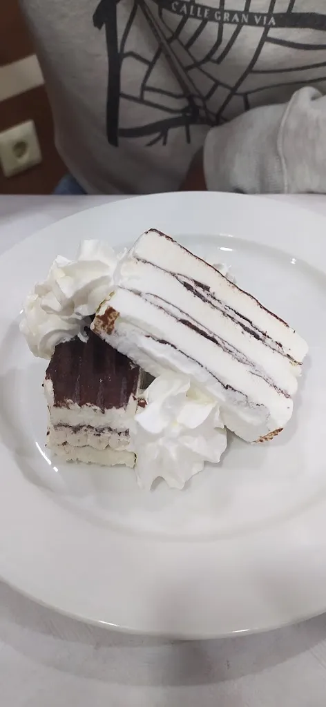 Menu_Bar Come Y Calla_Tomelloso_image_3