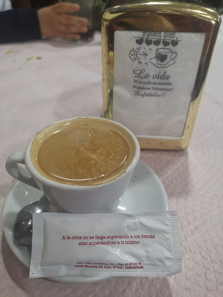 Mari Celi Ruiz_Bar Come Y Calla_Tomelloso_review