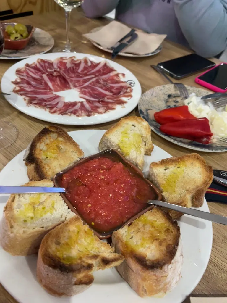 La Cava Cervecería & Vinoteca_Tomelloso_slider_image_2