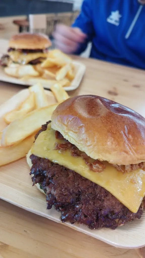 Carmen alcolea medina_La Resistencia Smash Burger_Tomelloso_avis