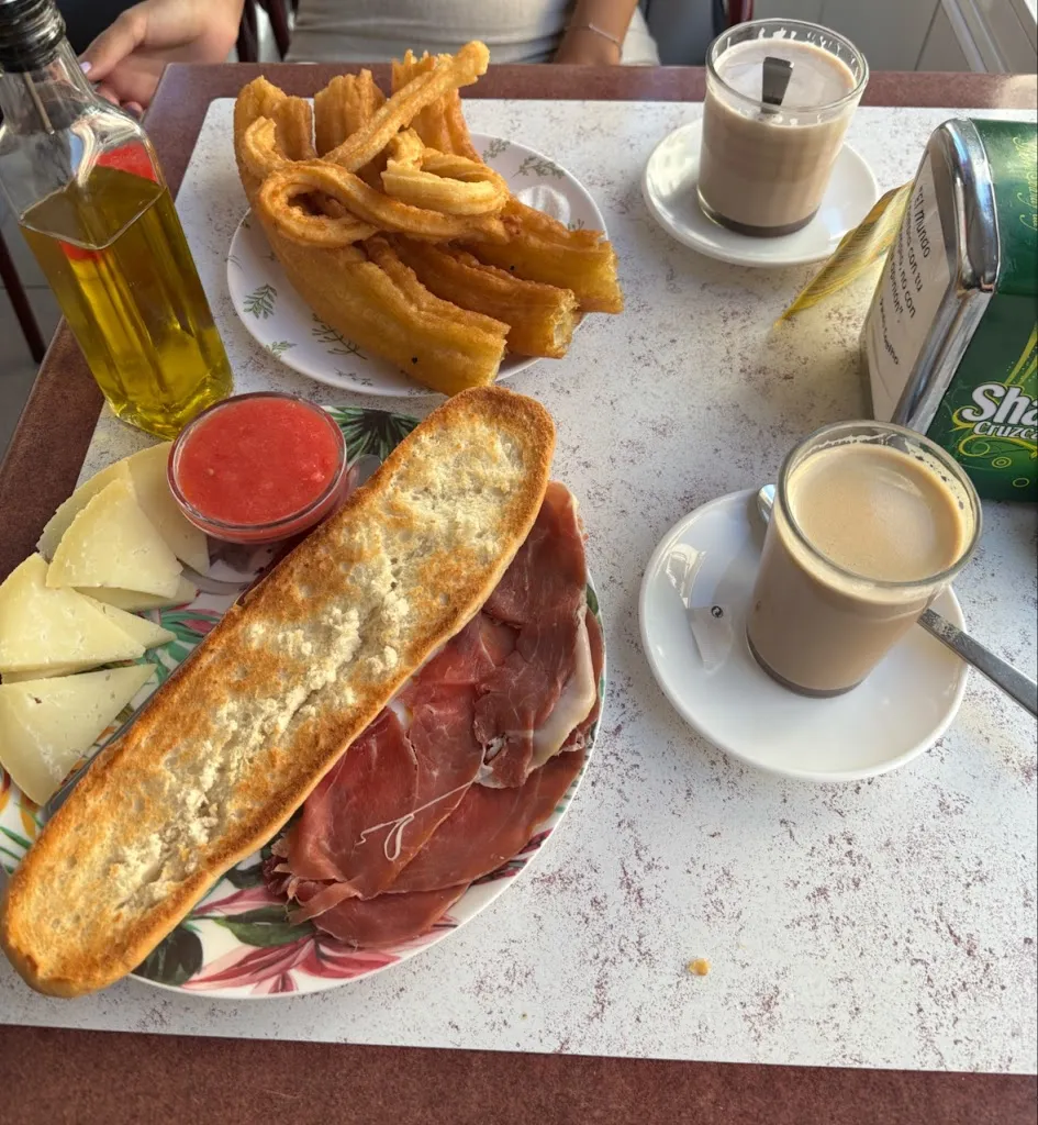 Javi Stark_Churrería Muñoz_Villarta de San Juan_review