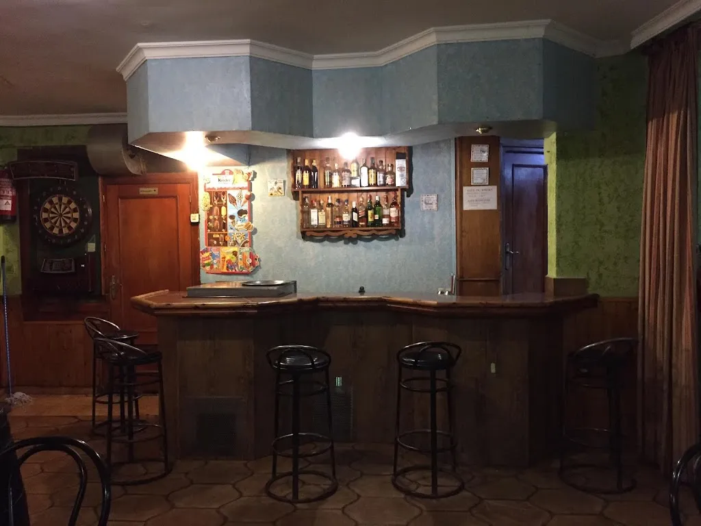 BAR “LA PARRA”. restaurant in Villanueva de la Fuente