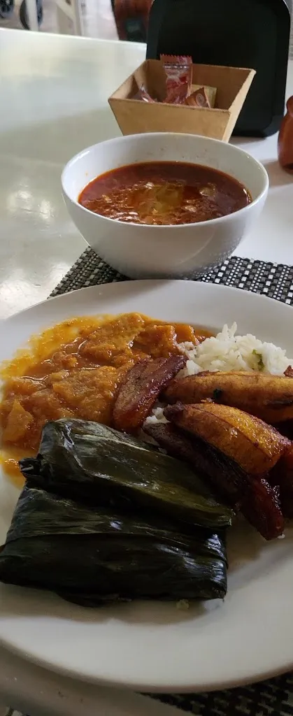 Los Tulipanes Restaurant_Villahermosa_slider_image_2