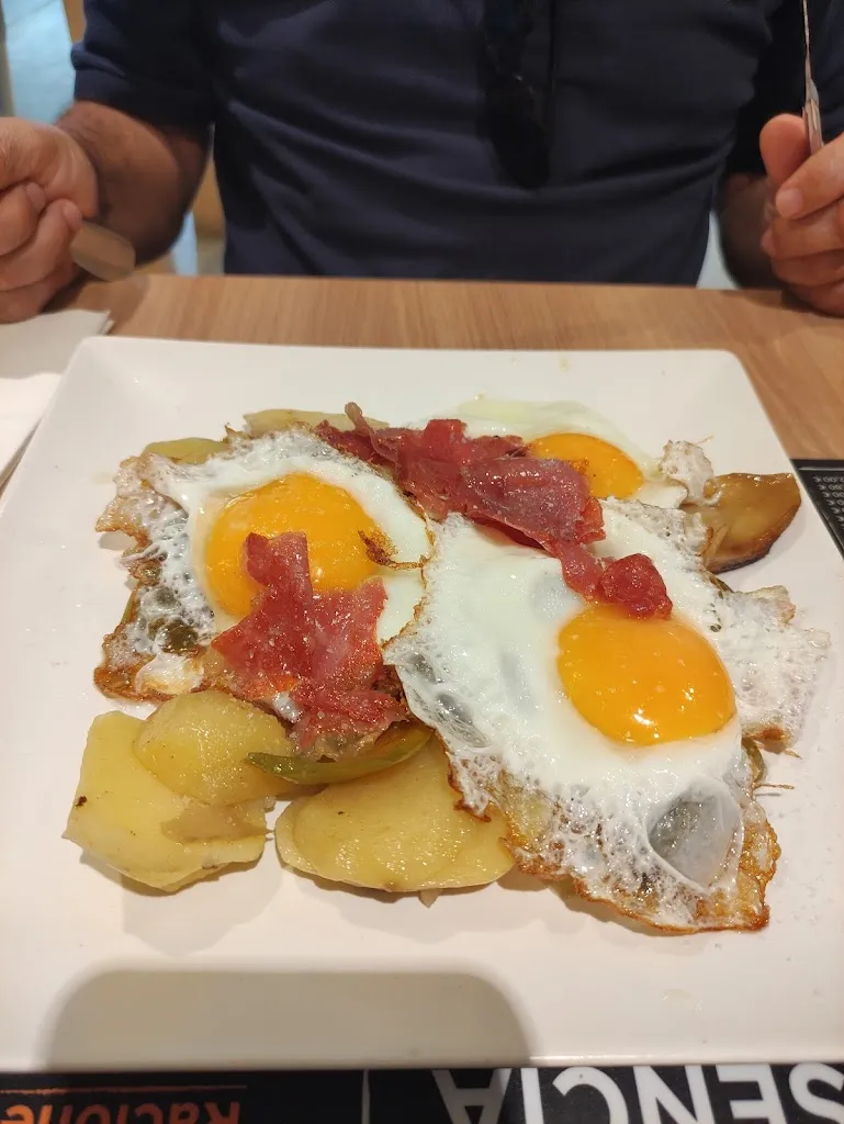 Menu_Esencia Gastro Tapas l Restaurante Valdepeñas_Valdepeñas_image_7