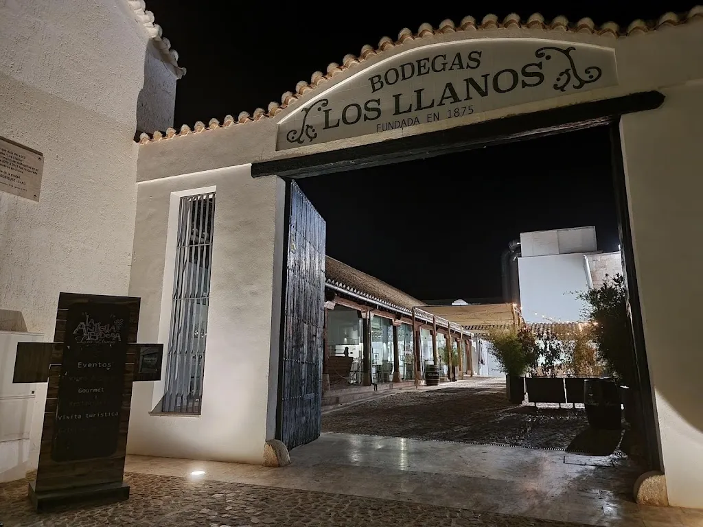Antigua Bodega Los Llanos ristorante a Valdepeñas